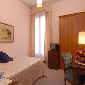 *** Hotel De L'alboro Italia